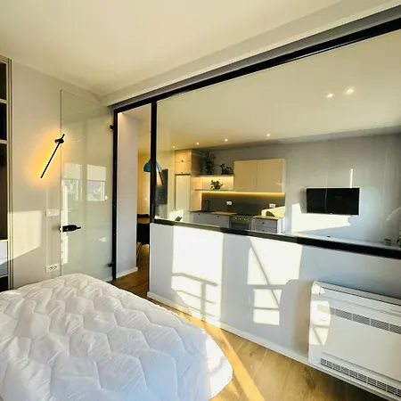 Apartment Lovely Near The Center
